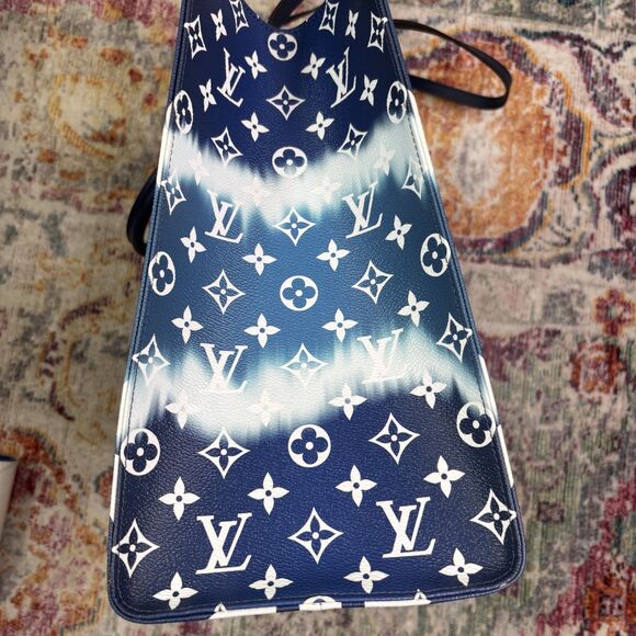Louis Vuitton OnTheGo Escale GM Tote Bag - Picture 6 of 15